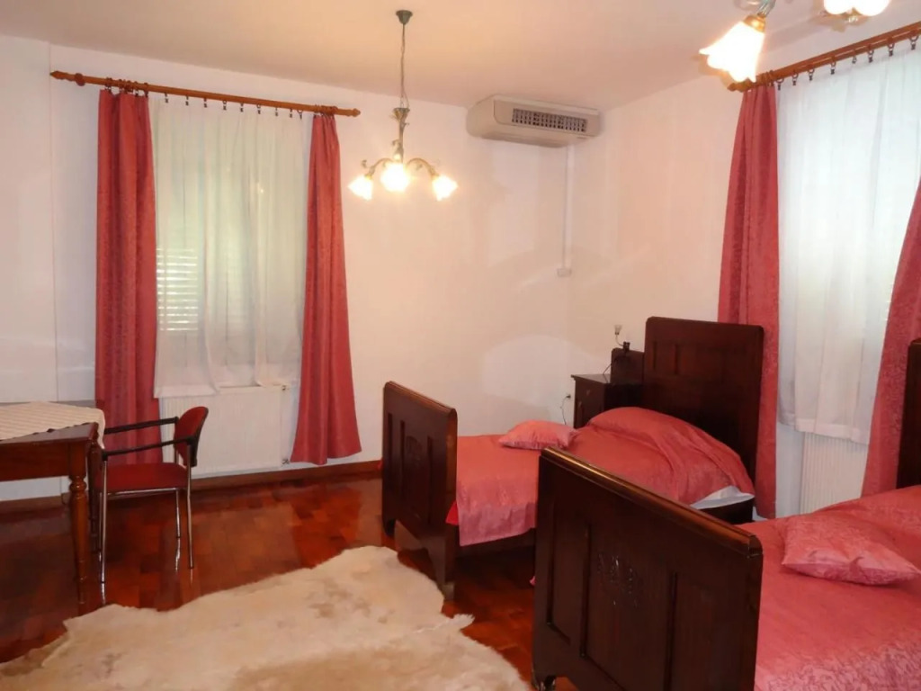 Fedrig Private Rooms & Apartment