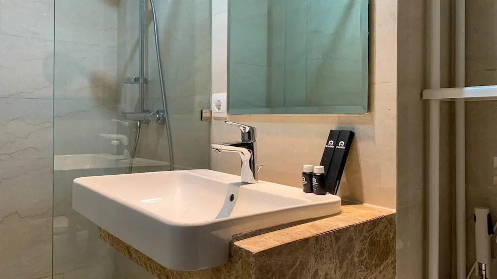 Elegant 2Br With Private Lift At Menteng Park Apartment