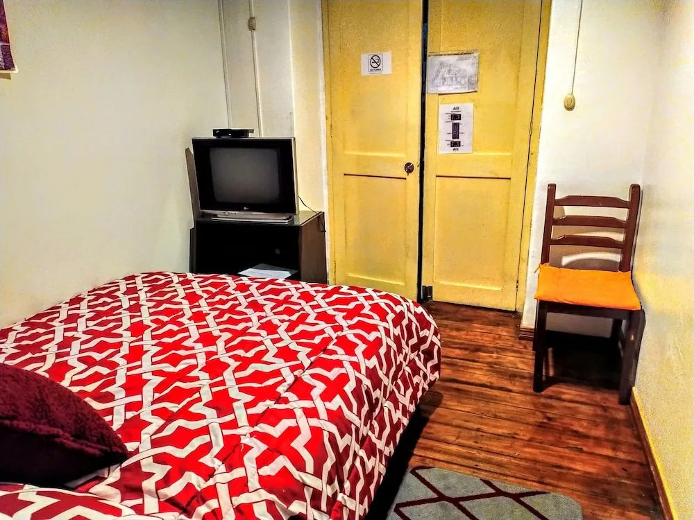 Hostal Latitud Ecuem