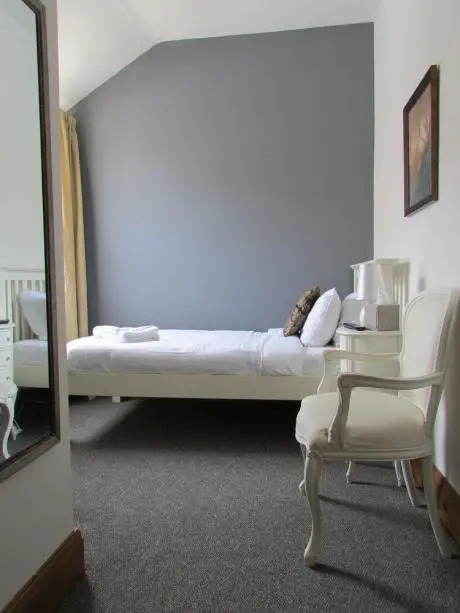 George Hotel