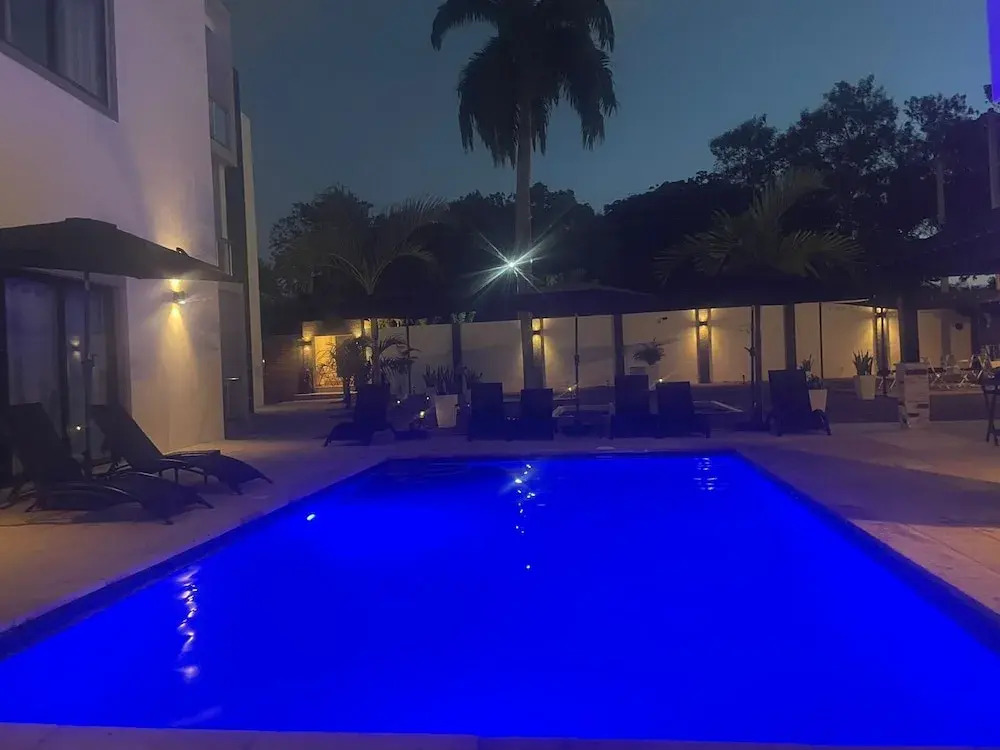 Level suites