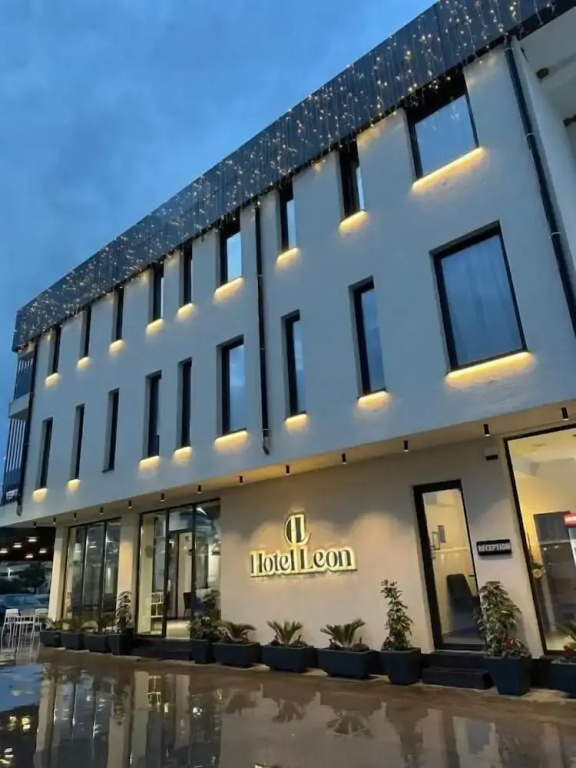 Leon Hotel
