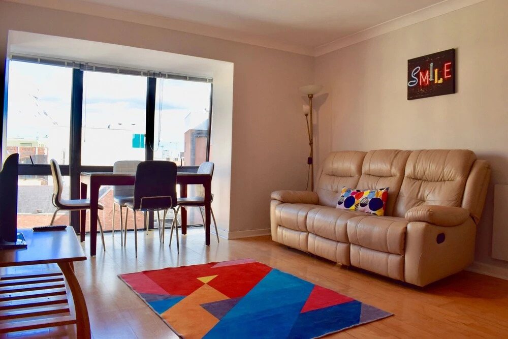 1 Bedroom Apartment With Views in City Centre