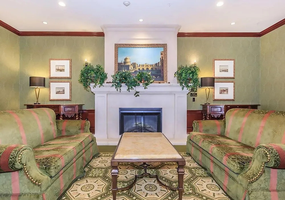 LAs Premier Apartments