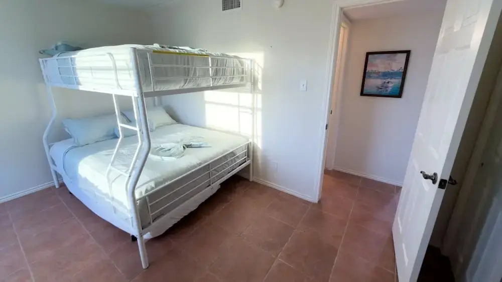 Renovated 1st Floor Beach 250ft Pool 2 Bedroom Apts