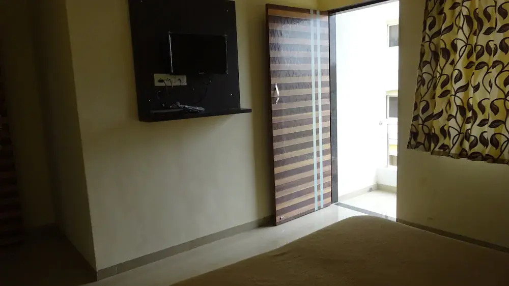 Hotel Sai Hira by OYO Rooms