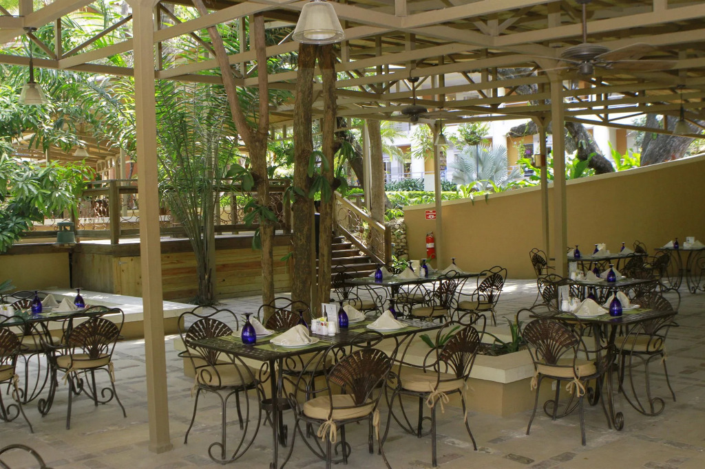 Hotel Royal Oasis