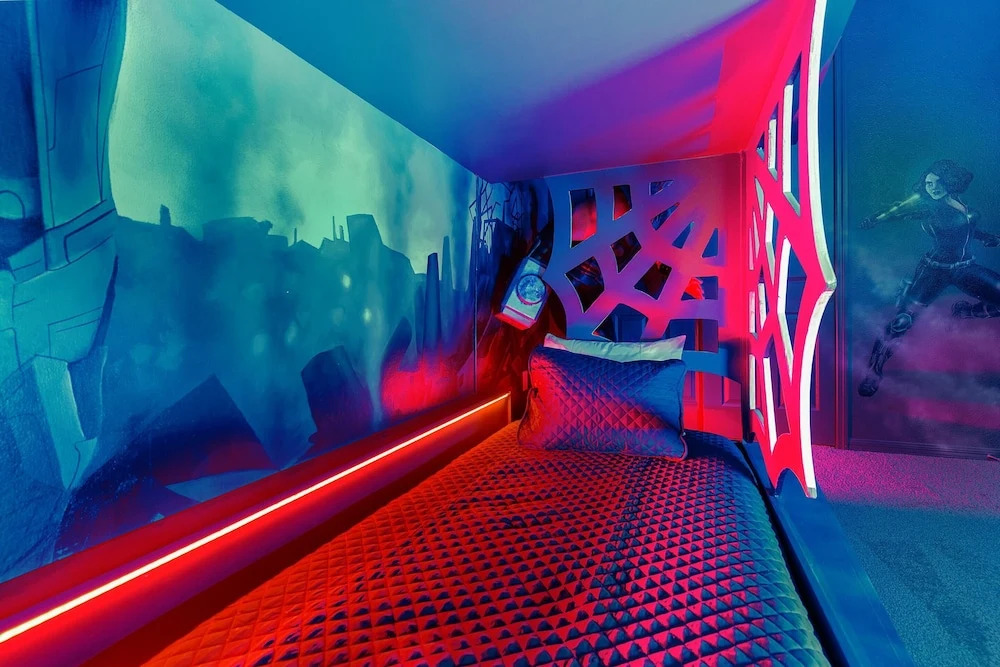 Sr022v: 8 Bed, Avengers, Princesses, Ping Pong, Shuffle Board