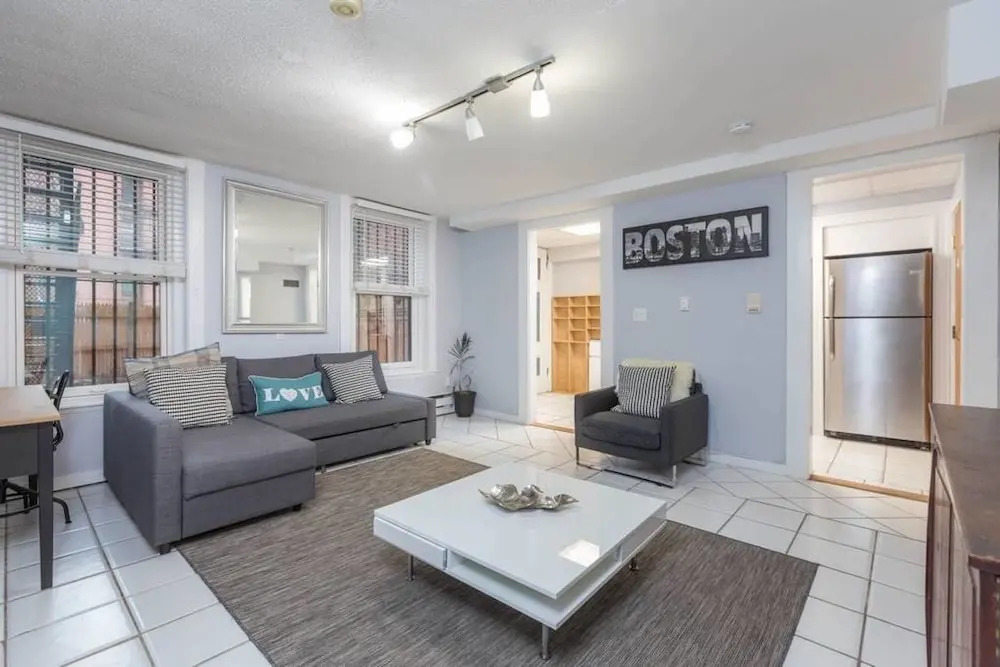 Huge 1 Bedroom in Heart of Back Bay