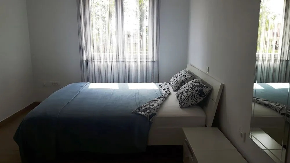 Apartment & Room Danijel