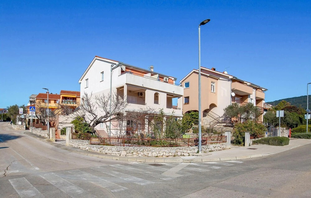 Amazing Apartment in Cres With 1 Bedrooms and Wifi