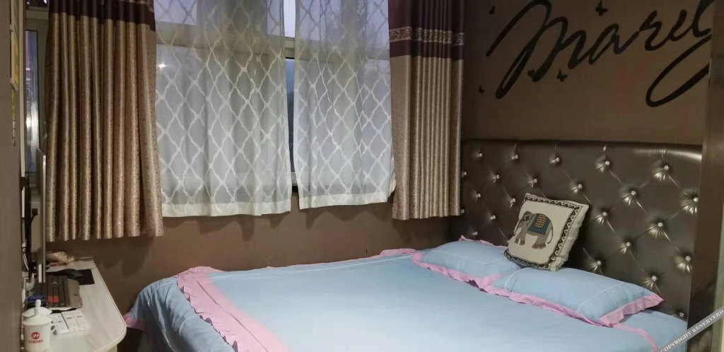 Hebi Weekend Inn