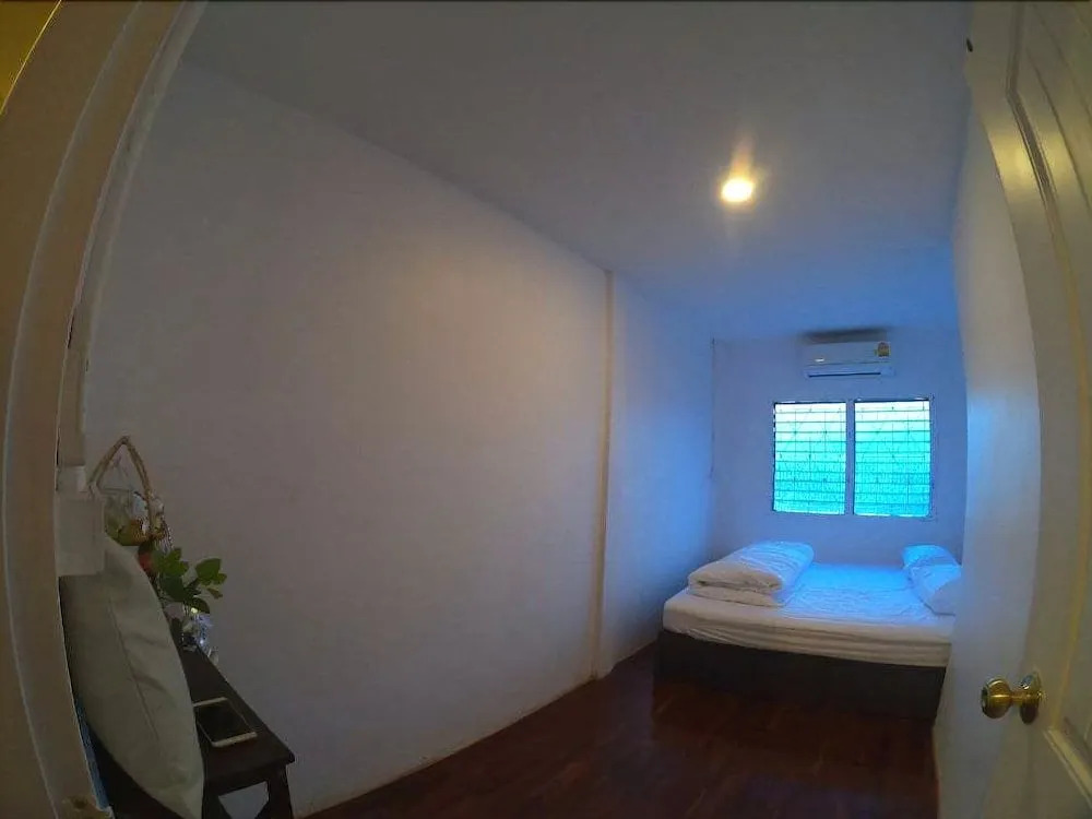 Zleepinezz Hostel