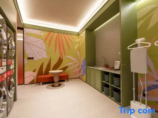 Orange Hotel (Wuhu Fenghuang Food Street Bailian Branch)