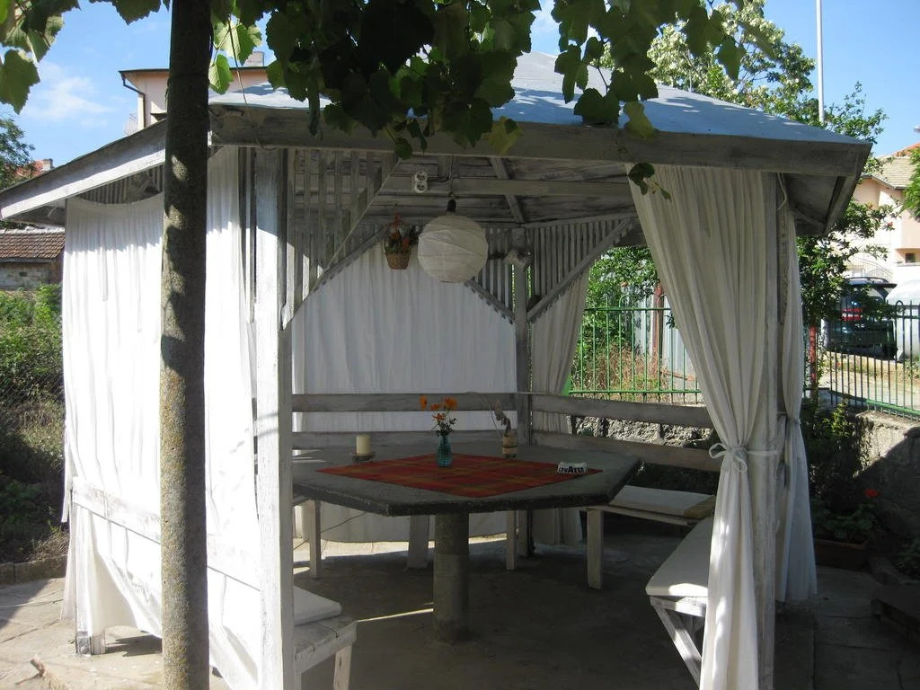 Rosi Guest House