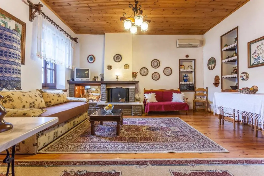 Nikoleri Studios & Apartments