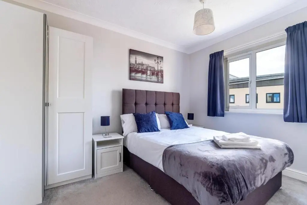 Sovereign House - by TJ Serviced Property