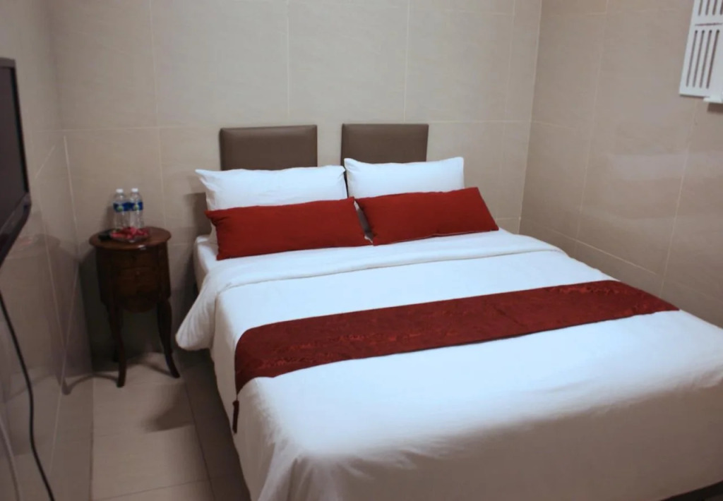 Aura Hotel