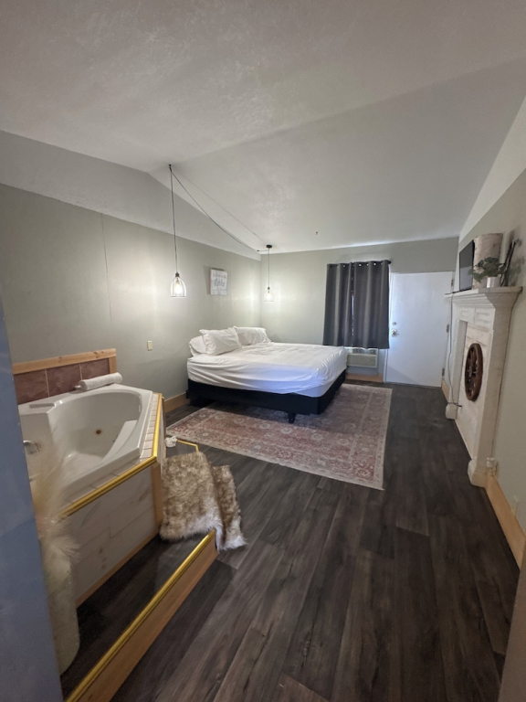 Tecumseh Inn & Suites