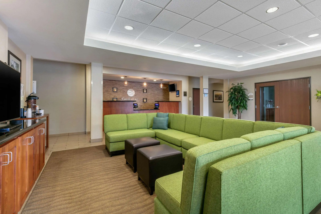 Comfort Inn & Suites Marion I-57