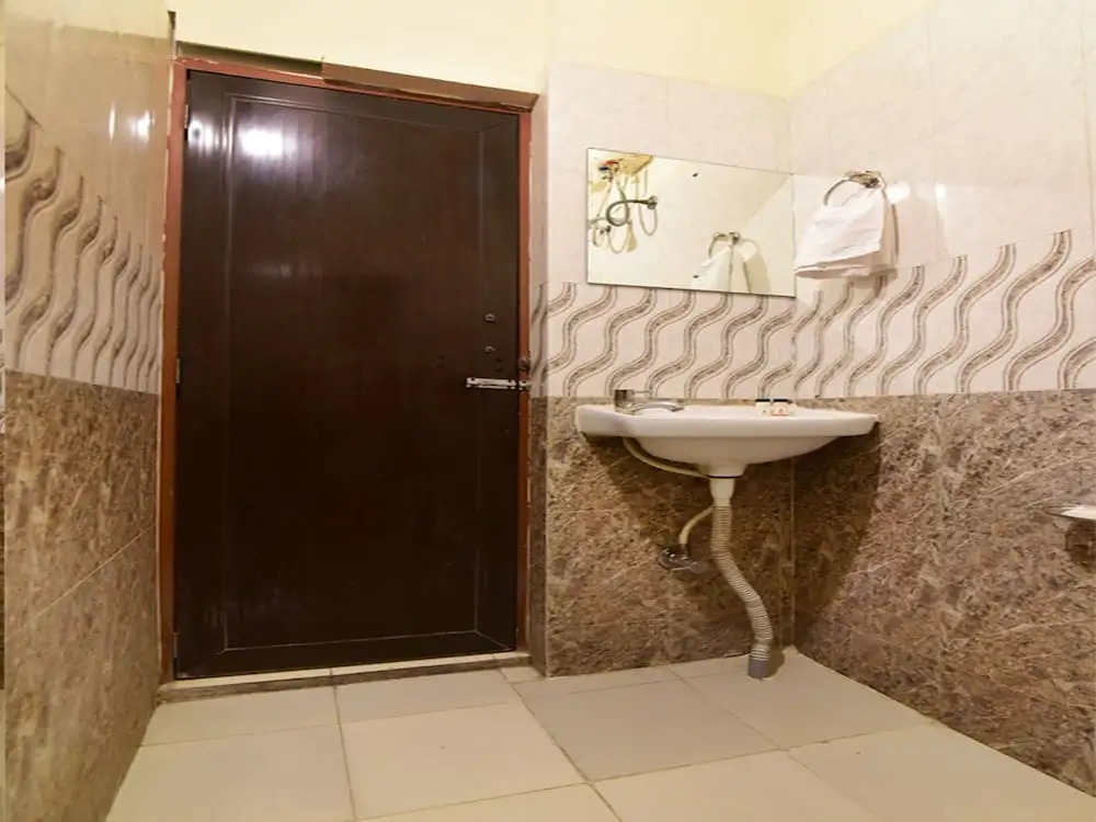 OYO 9910 Sambram Inn
