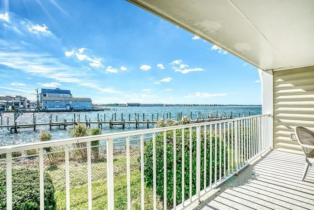 Thunder Island 139d 2 Bedroom Condo by RedAwning