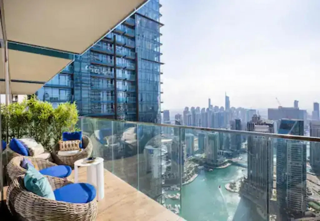 Mesmerizing 1BR w/ Full Marina View at Marina Gate