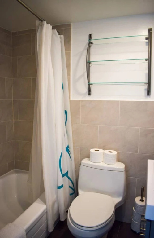 Convenient 1 Bedroom Lower Level Suite