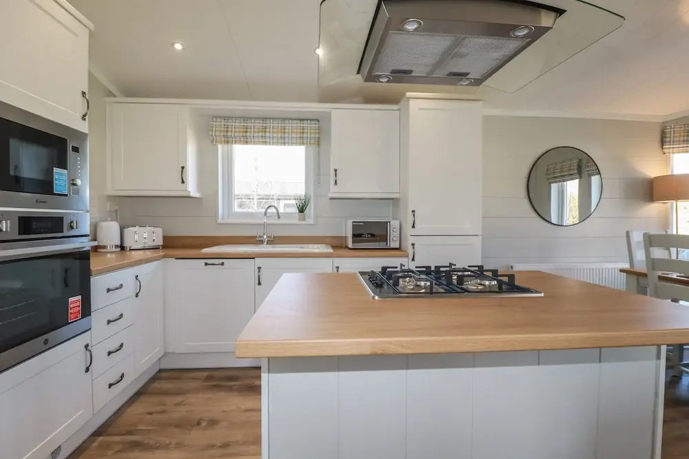 4 Meadow Retreat