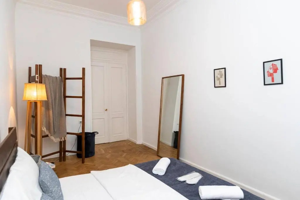 Light and Luxurious 2BR Apartment - by Wehost