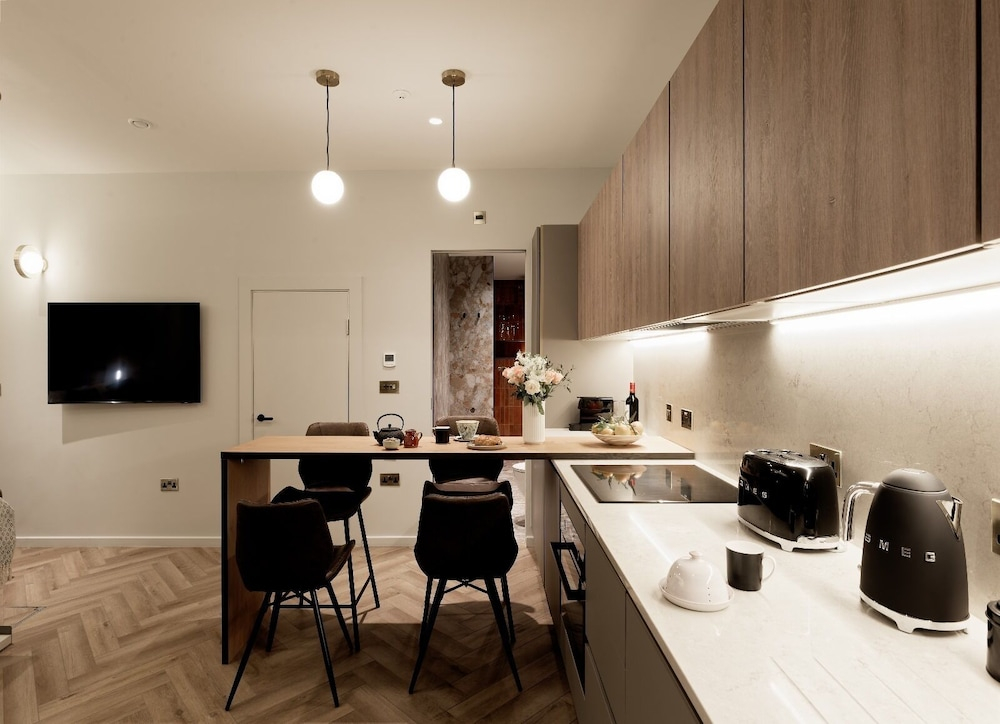 Notting Hill Studios by DMONTRIO