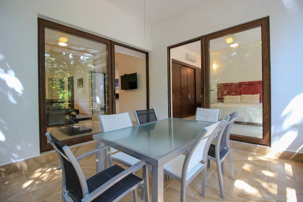 Condo in Gated Resort  by Olahola