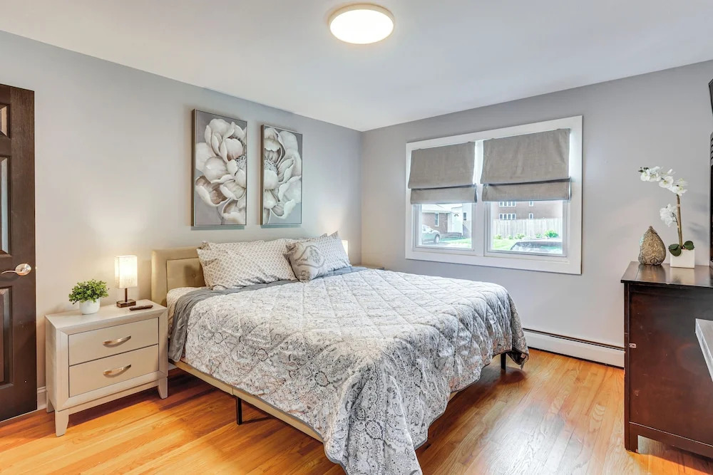Modern Middletown Retreat, Minutes to Downtown!