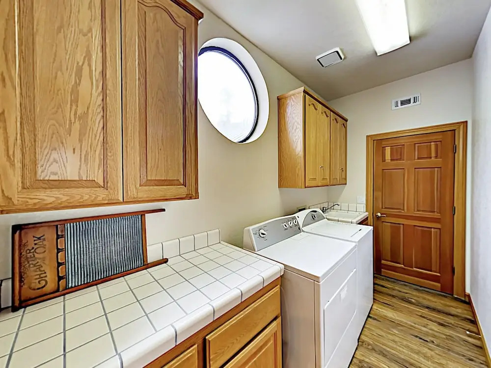 Snowpeak House 4 Bedrooms 3.5 Bathrooms Home