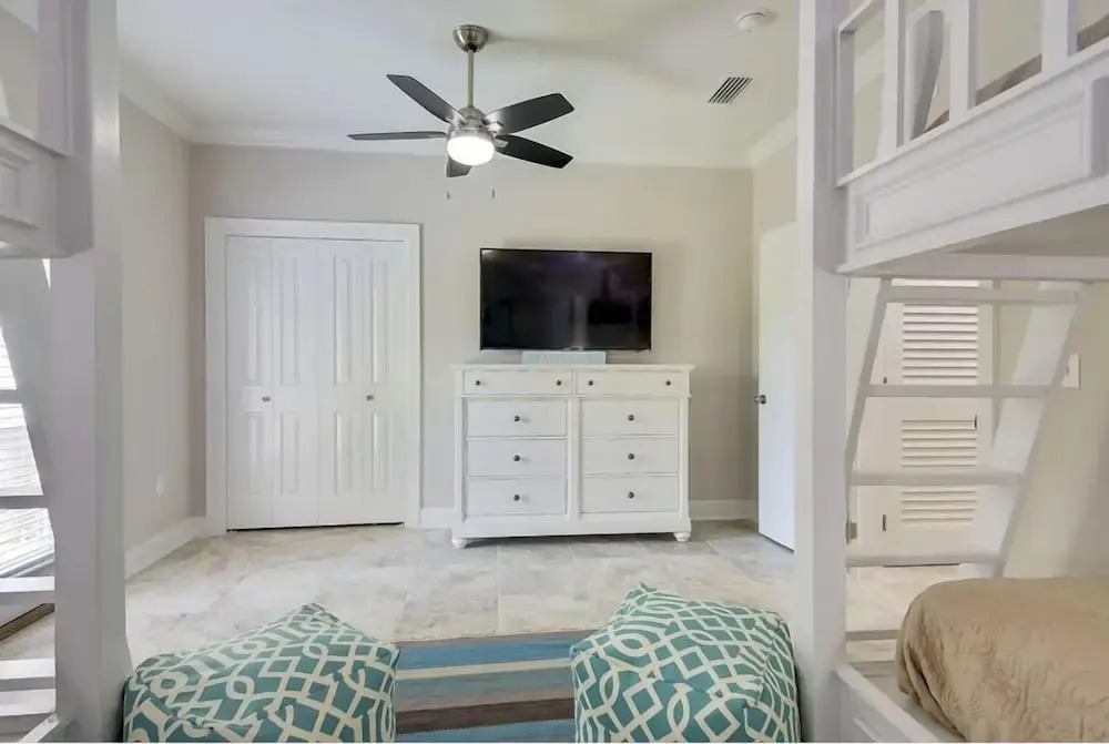 Driftwood Townhomes #3- Liv Salty