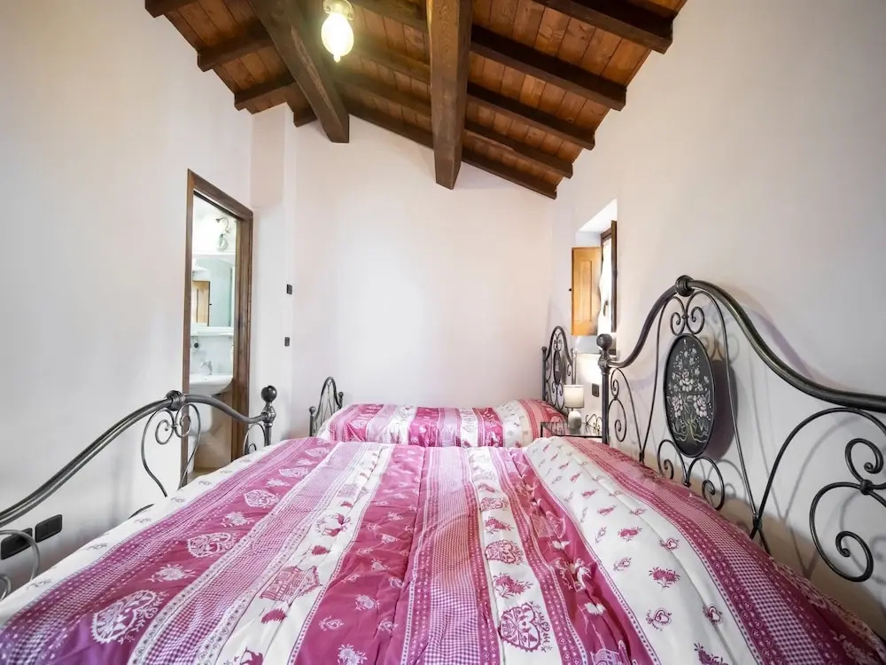 Apartment on Beautiful Estate With Pool Near the Art
