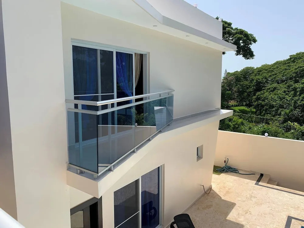 Luxurious Bright and Stylish, 7 Bedroom Villa
