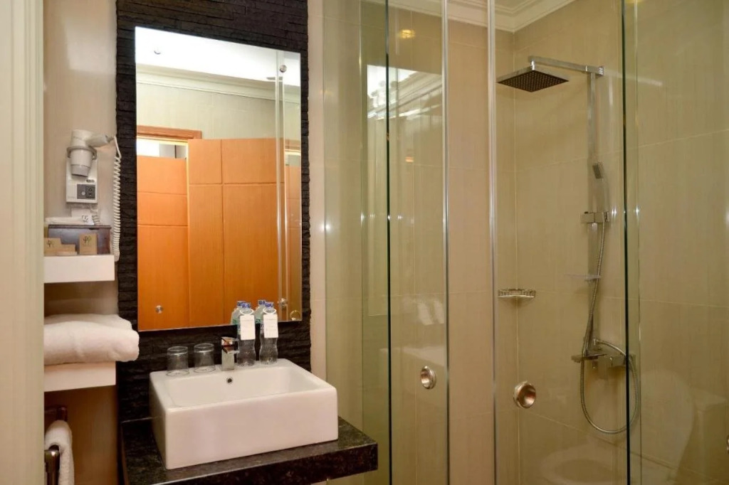 Surabaya Suite Hotel