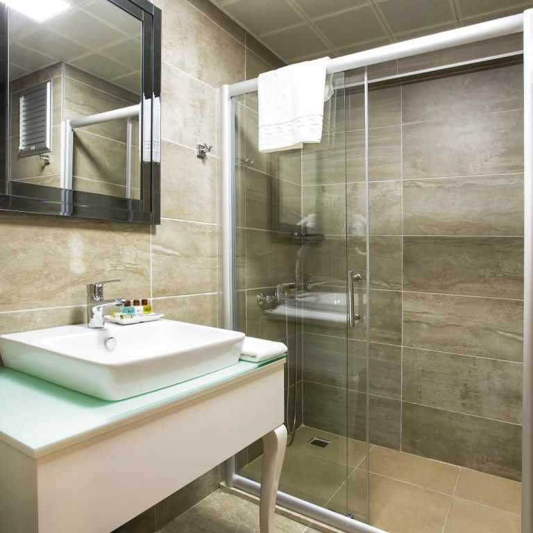 Perla Arya Hotel
