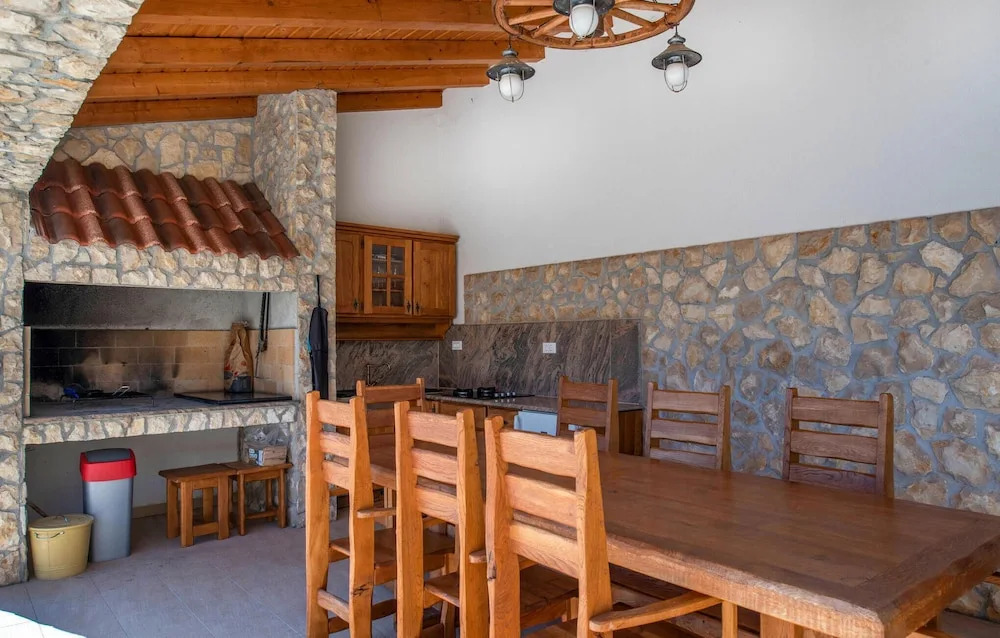 Beautiful Home in Sibenik With Wifi and 3 Bedrooms