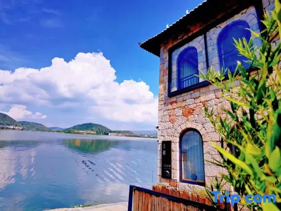 Waterside Beautiful villa
