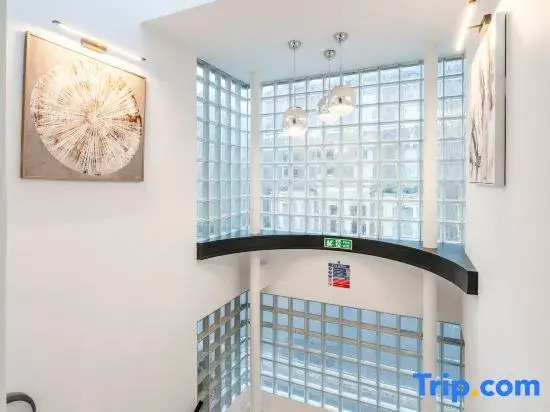 Stunning 2 Bed with ensuite near Elephant & Castle