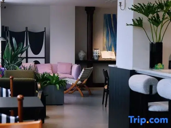 Yujian City Resort Hotel (Guiyang Poly Phoenix Bay Zaojiao Well Subway Station)