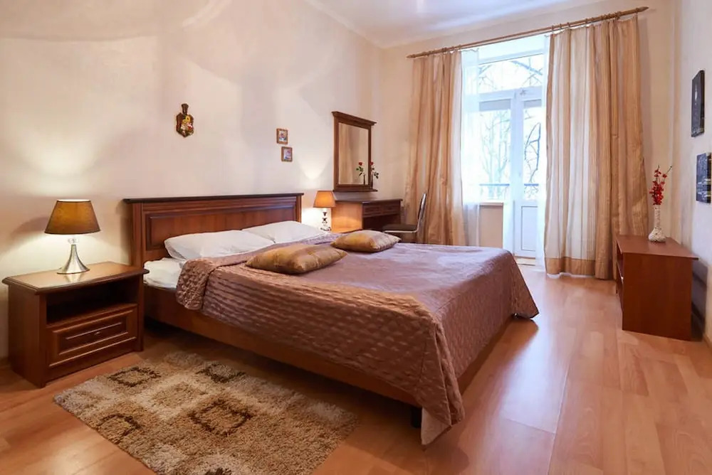 Апартаменты Home-Hotel, ул. Шелковичная, 13-2