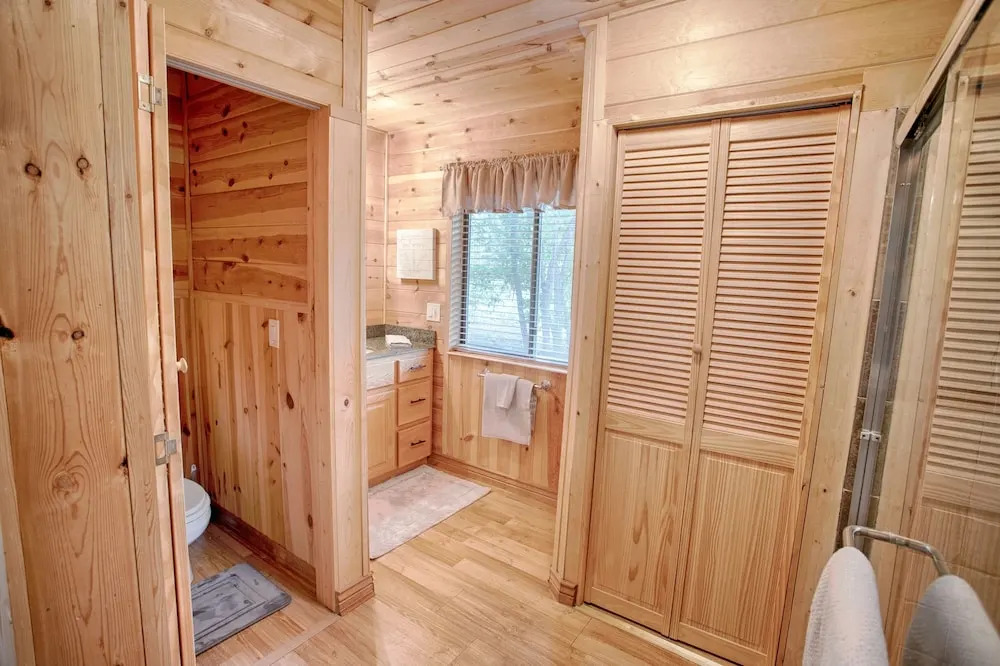 Pinetop Forty Niner 2 Bedroom Cabin