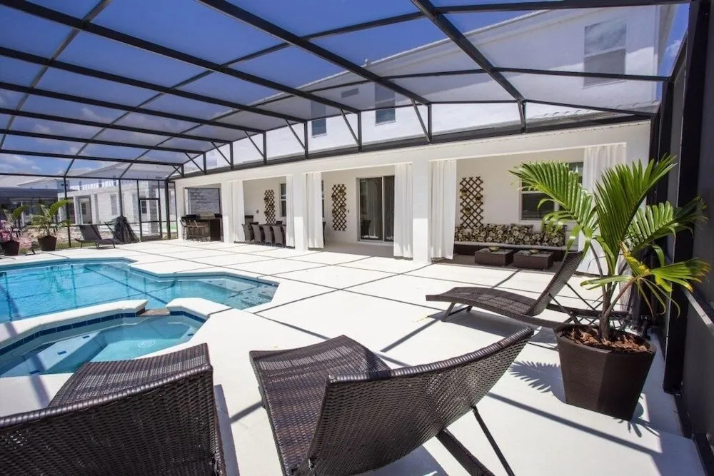 Huge Brand New Luxury 15 Bed Luxury Home! Home