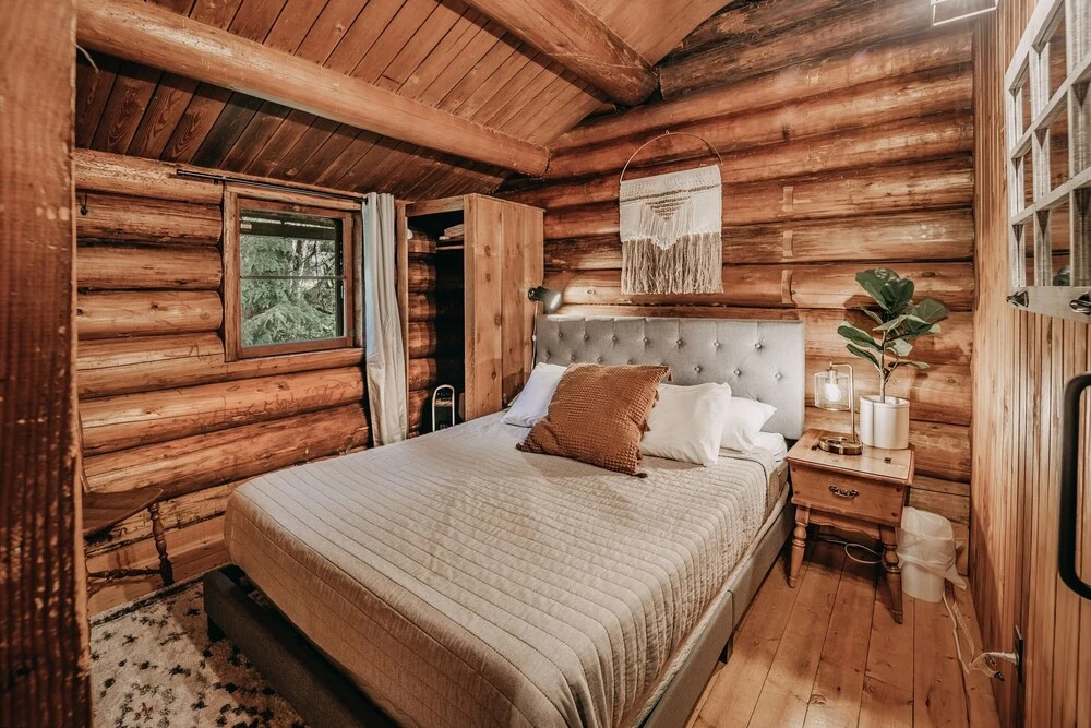 76GS - Genuine Log Cabin - WI-FI - Pets Ok - Sleeps 4