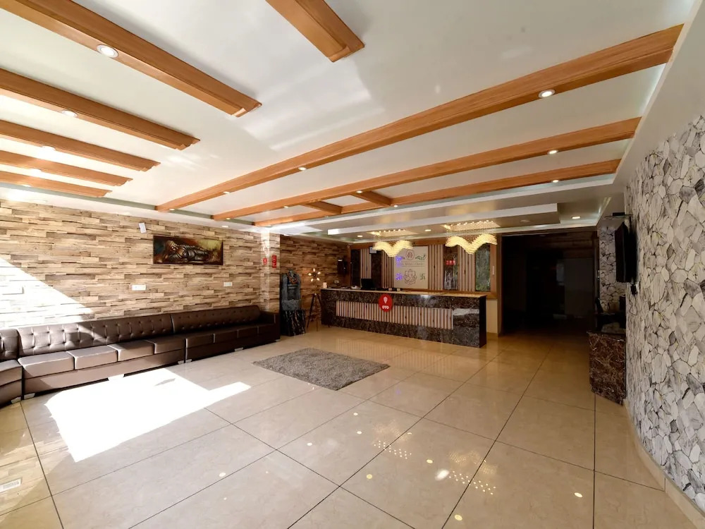 OYO 13091 Manali Grand