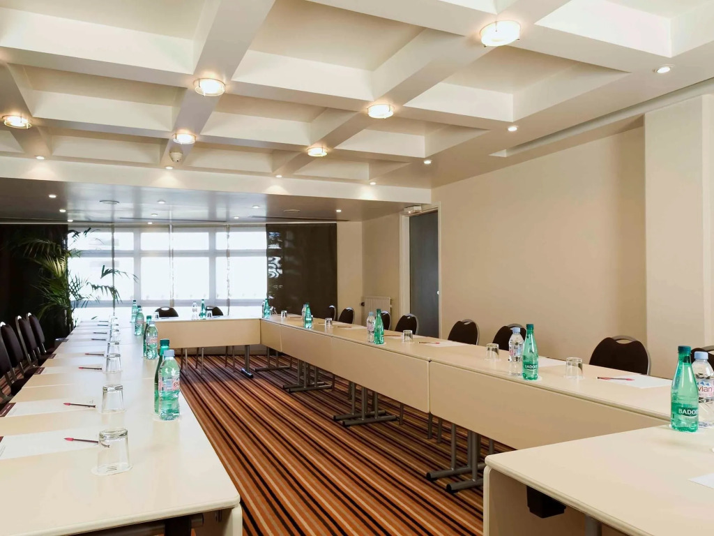 Mercure Paris Massy Gare TGV
