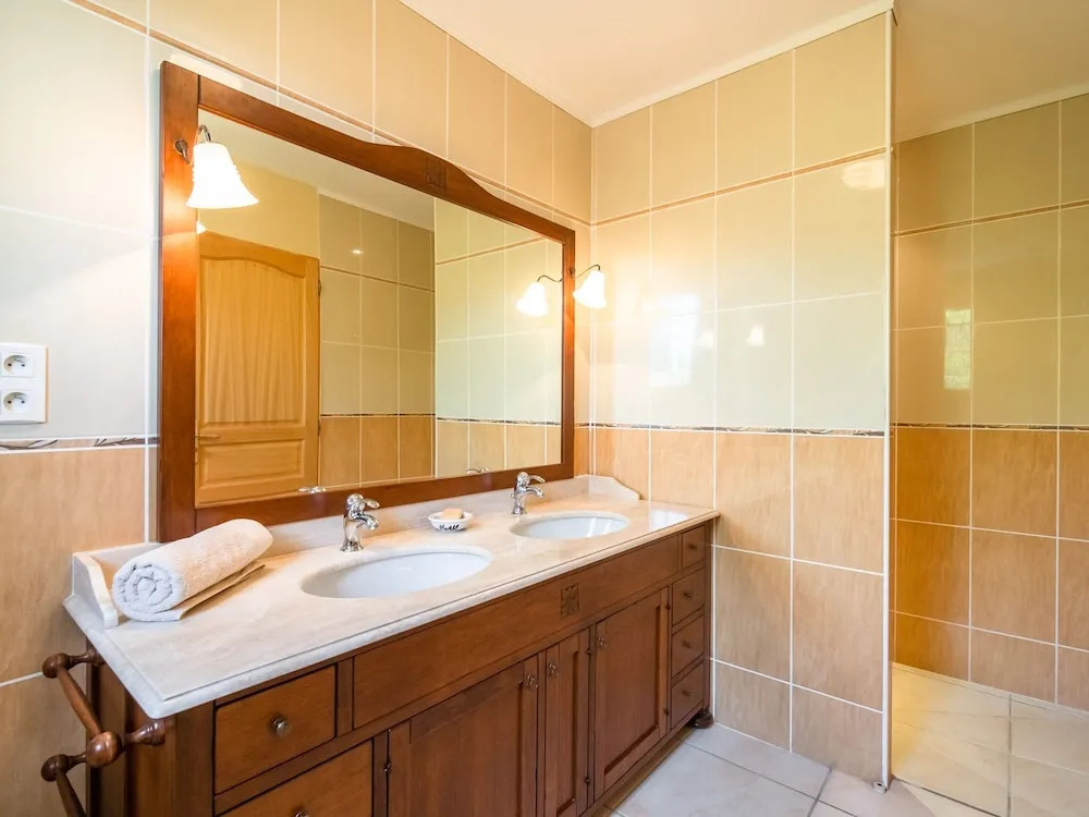Villa in Limoux with Private Pool & Mountain Views